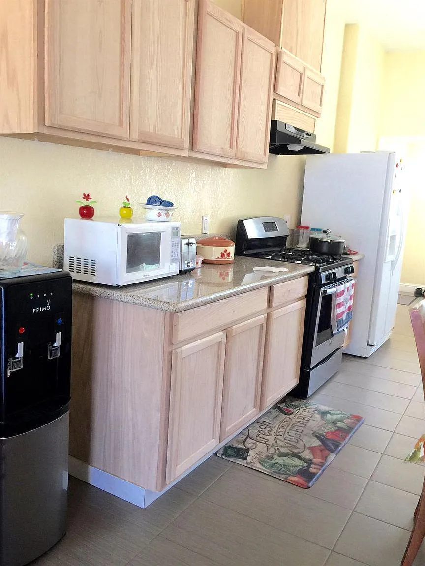 4a91410bfb920cd49209df53a571f36c-uncropped_scaled_within_1536_1152