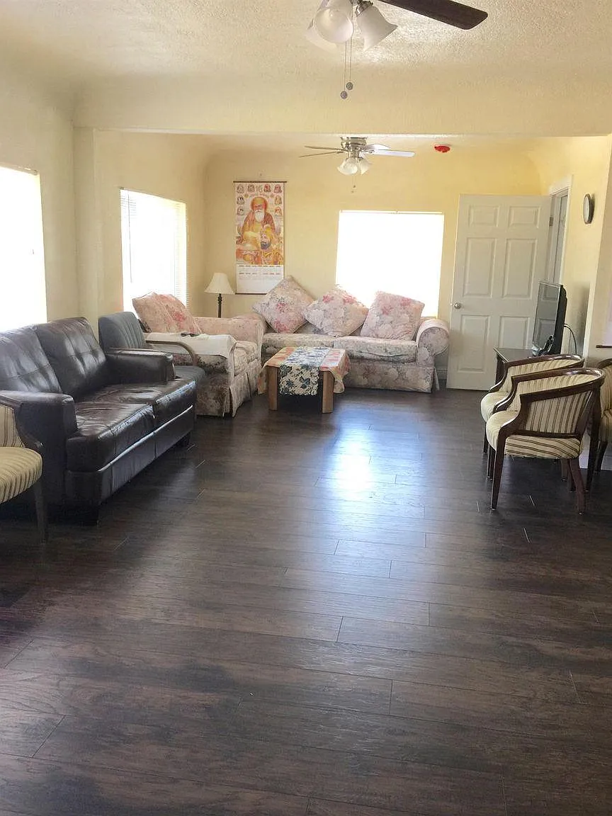 5f5f1ce75d28bf7d5cc7775cc2b2d29a-uncropped_scaled_within_1536_1152