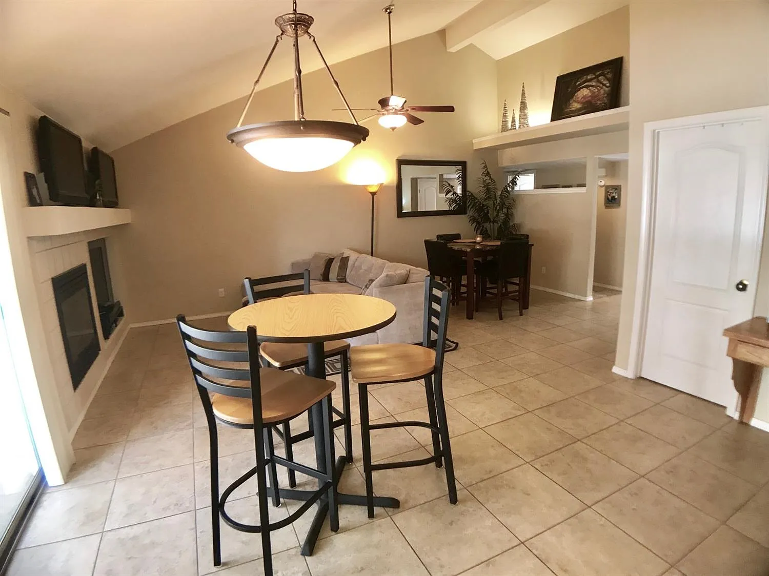 a0496eb9f55708c184430276609af1fa-uncropped_scaled_within_1536_1152