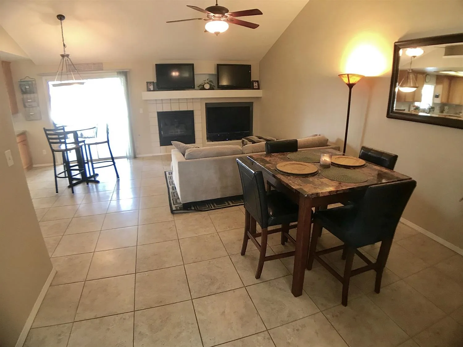 c41f3a33126c56271ce09d60cc8f4bd6-uncropped_scaled_within_1536_1152