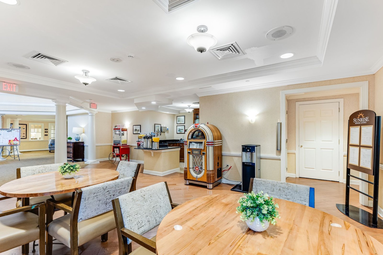 2600_Allaire_Rd_Wall_Township_NJ_07719_USA-Dining_room-026_HDR (1)