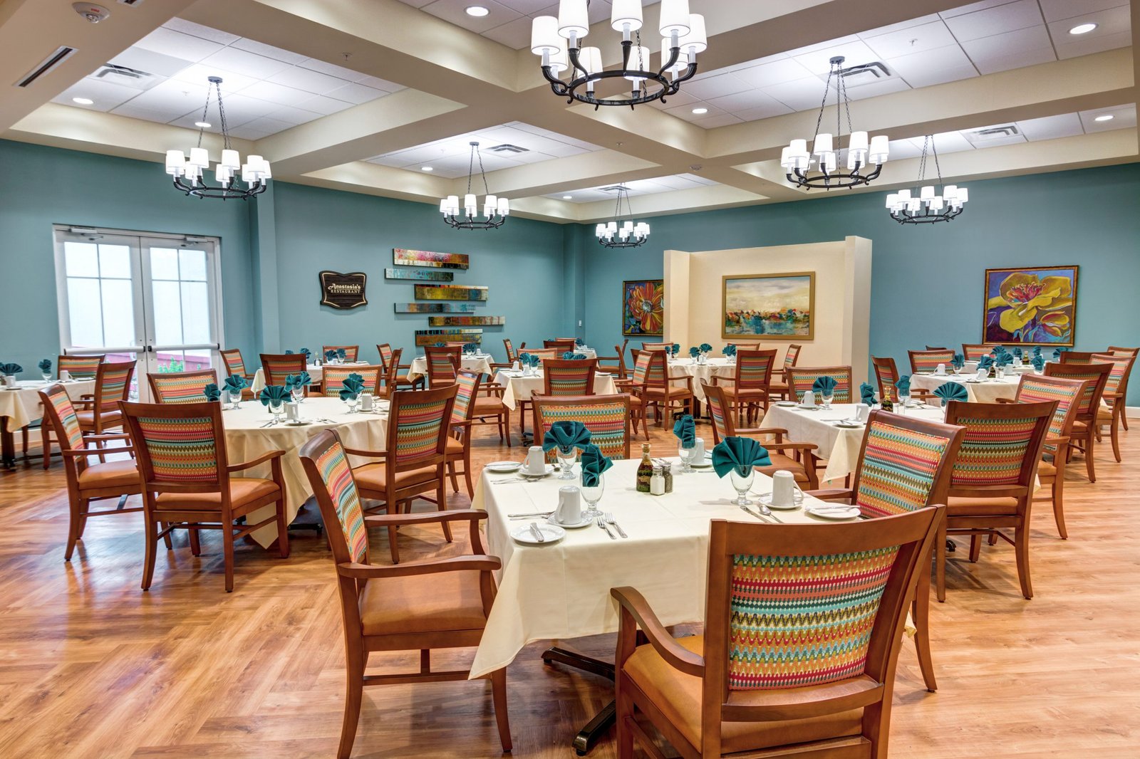 5_Symphony-at-Stuart_DiningRoom-scaled