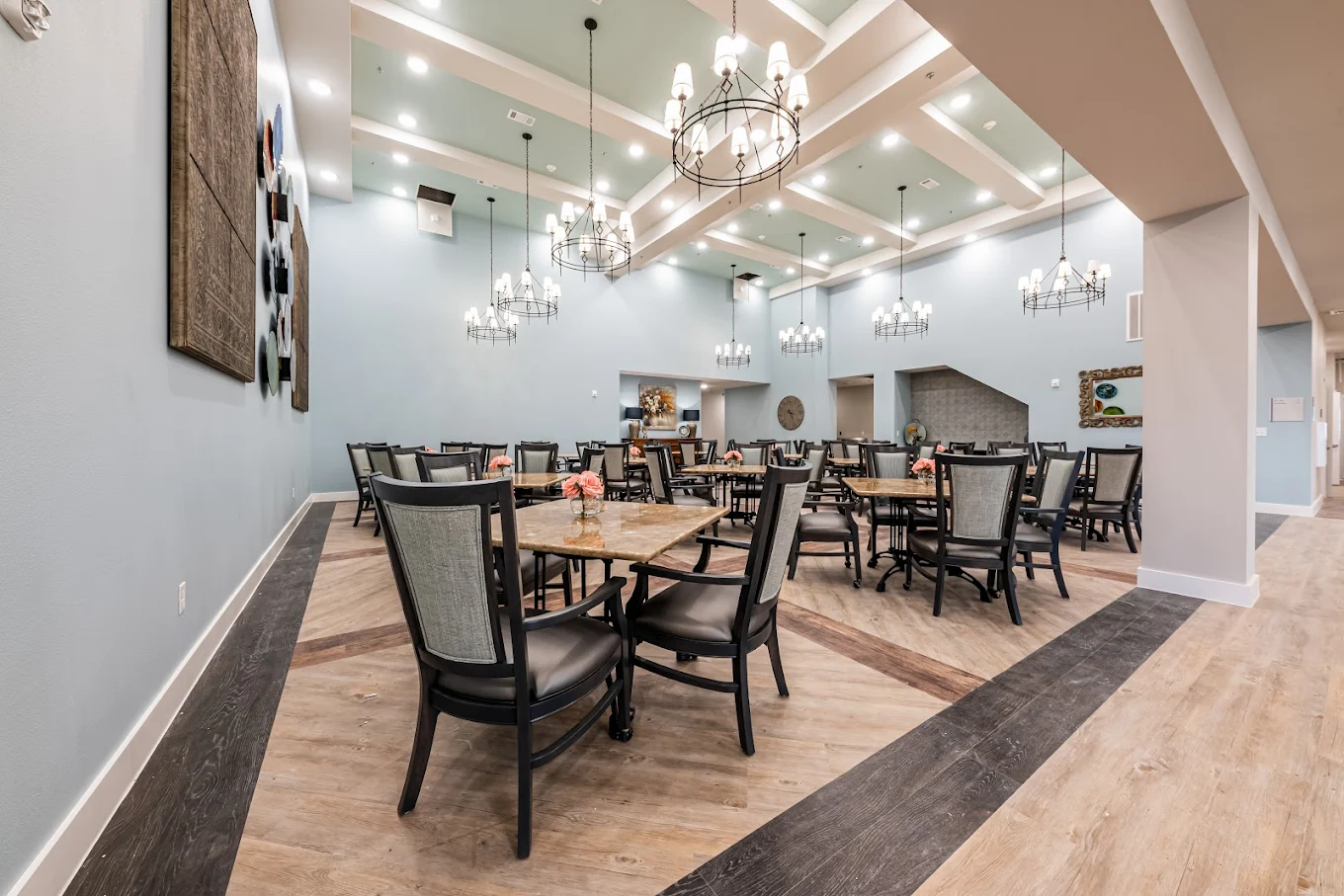 07 Buda Oaks Dining Room