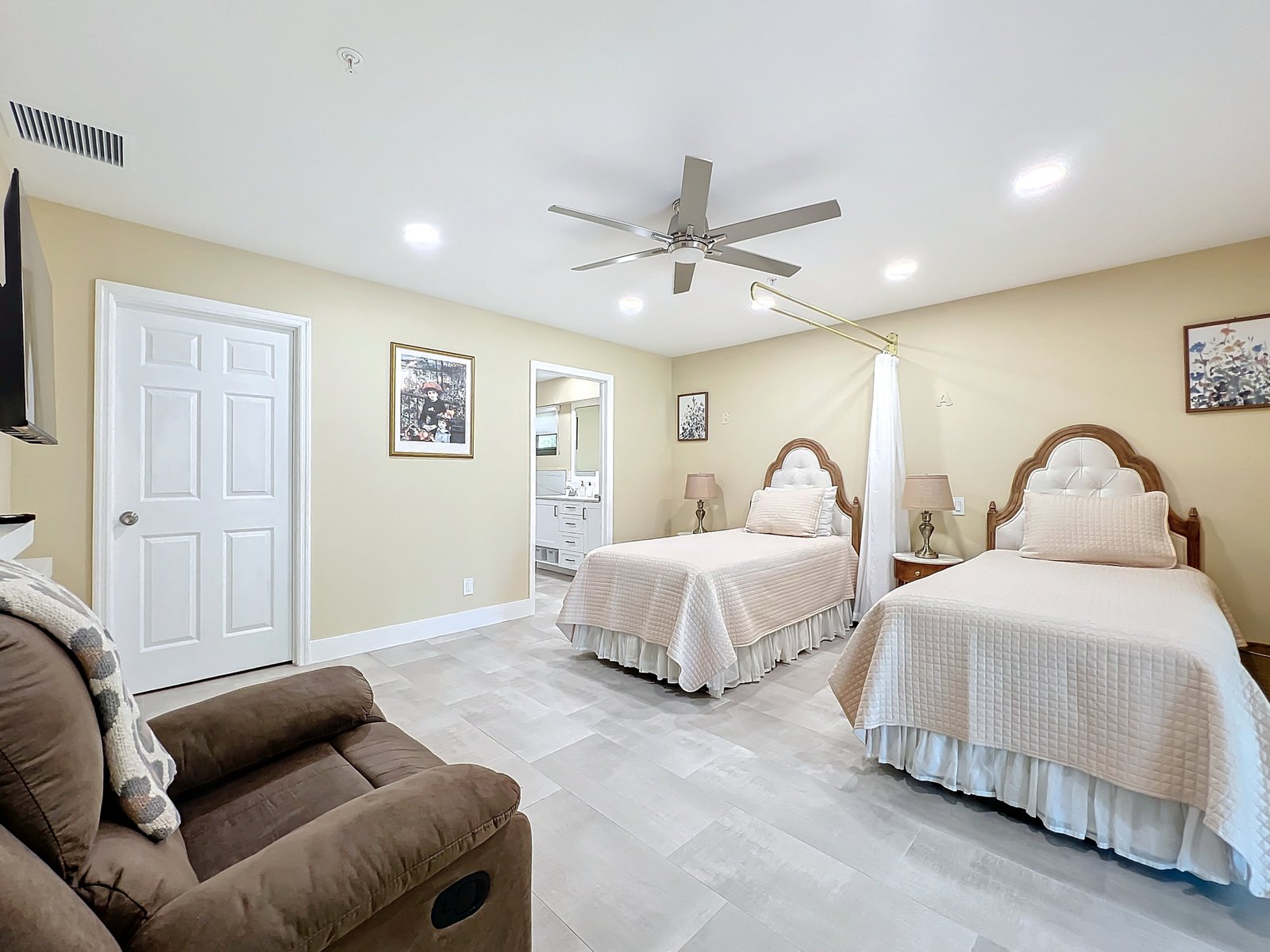 1444ColdSpringsCourt-19