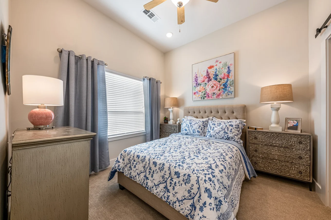 23 Buda Oaks Apartment