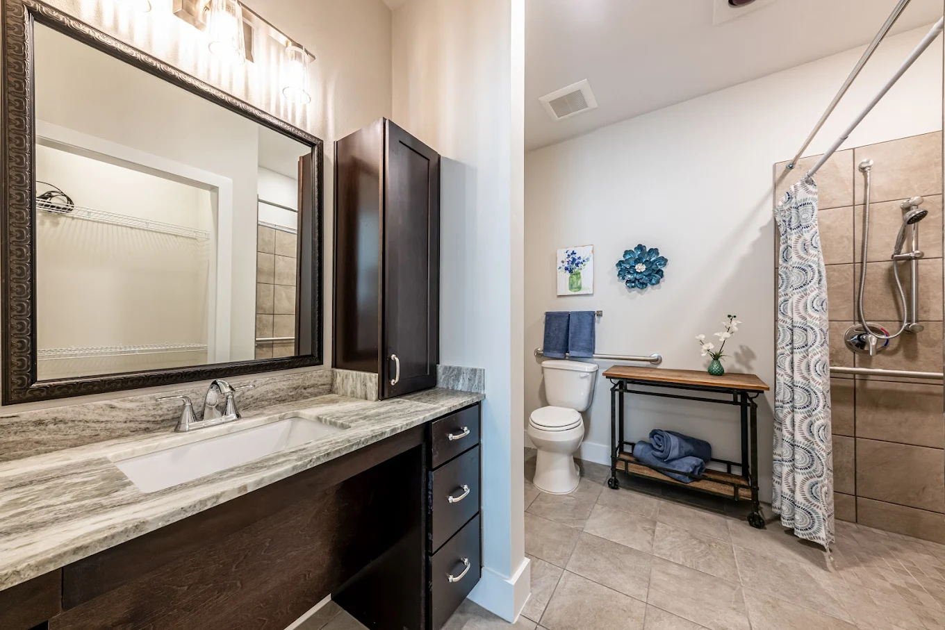 24 Buda Oaks Apartment