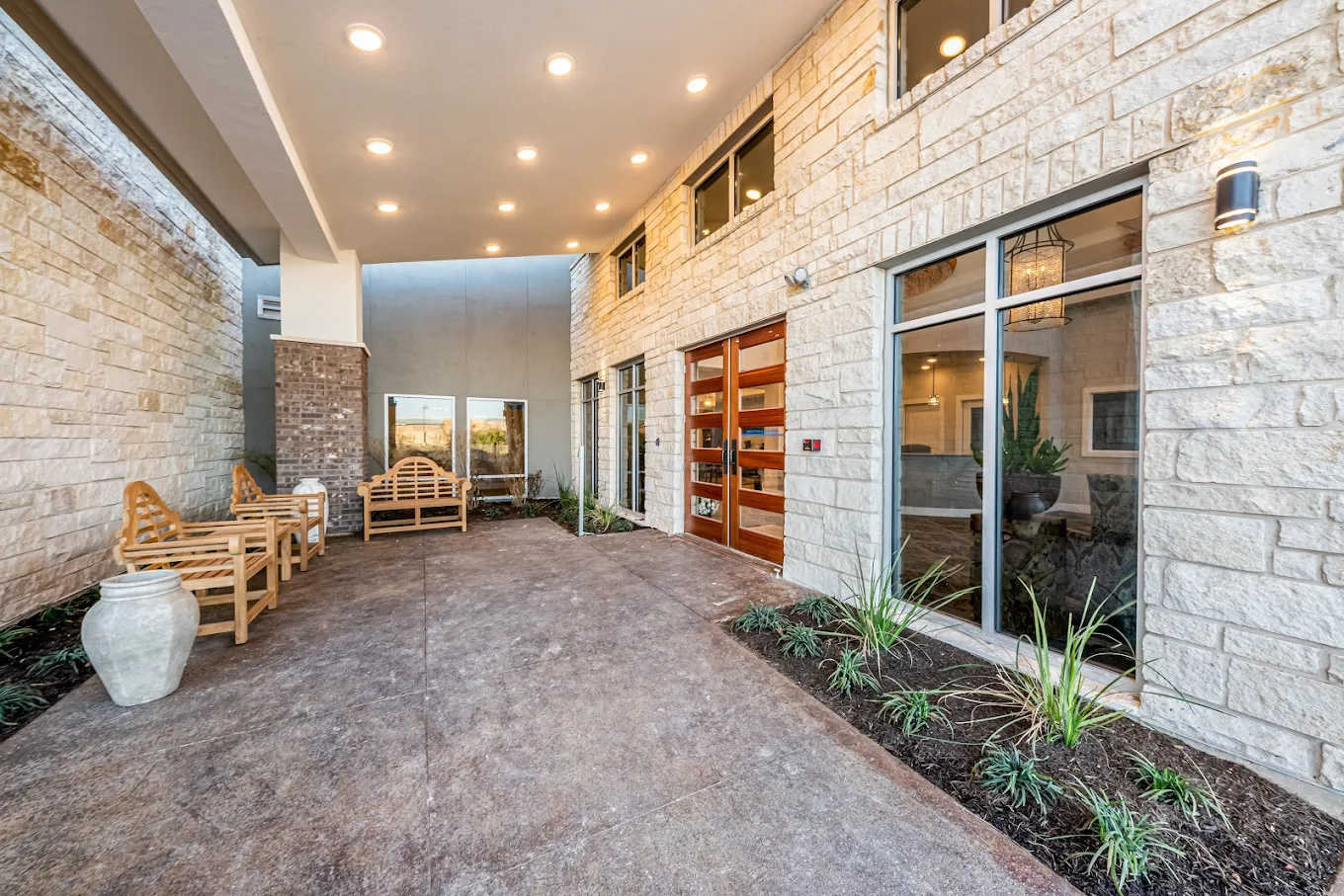 30 Buda Oaks Courtyard