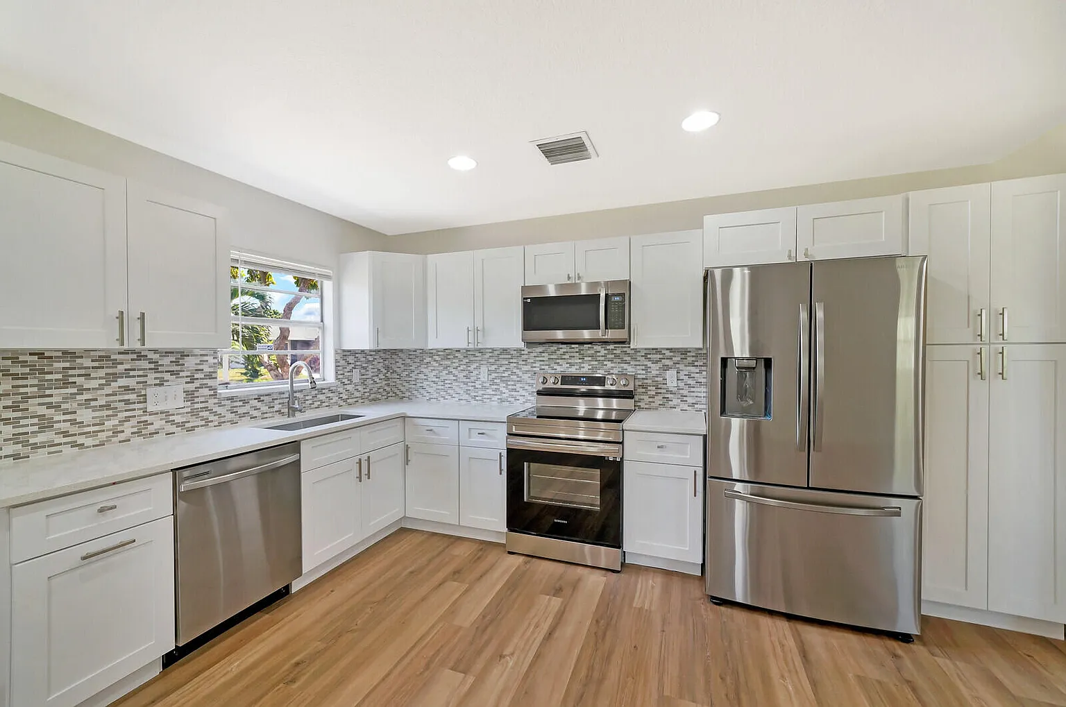 7dbb0a2b8423ca4cb5aa7b8216969521-uncropped_scaled_within_1536_1152