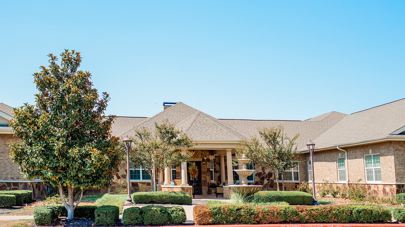 Georgetown_Front1_1366x768