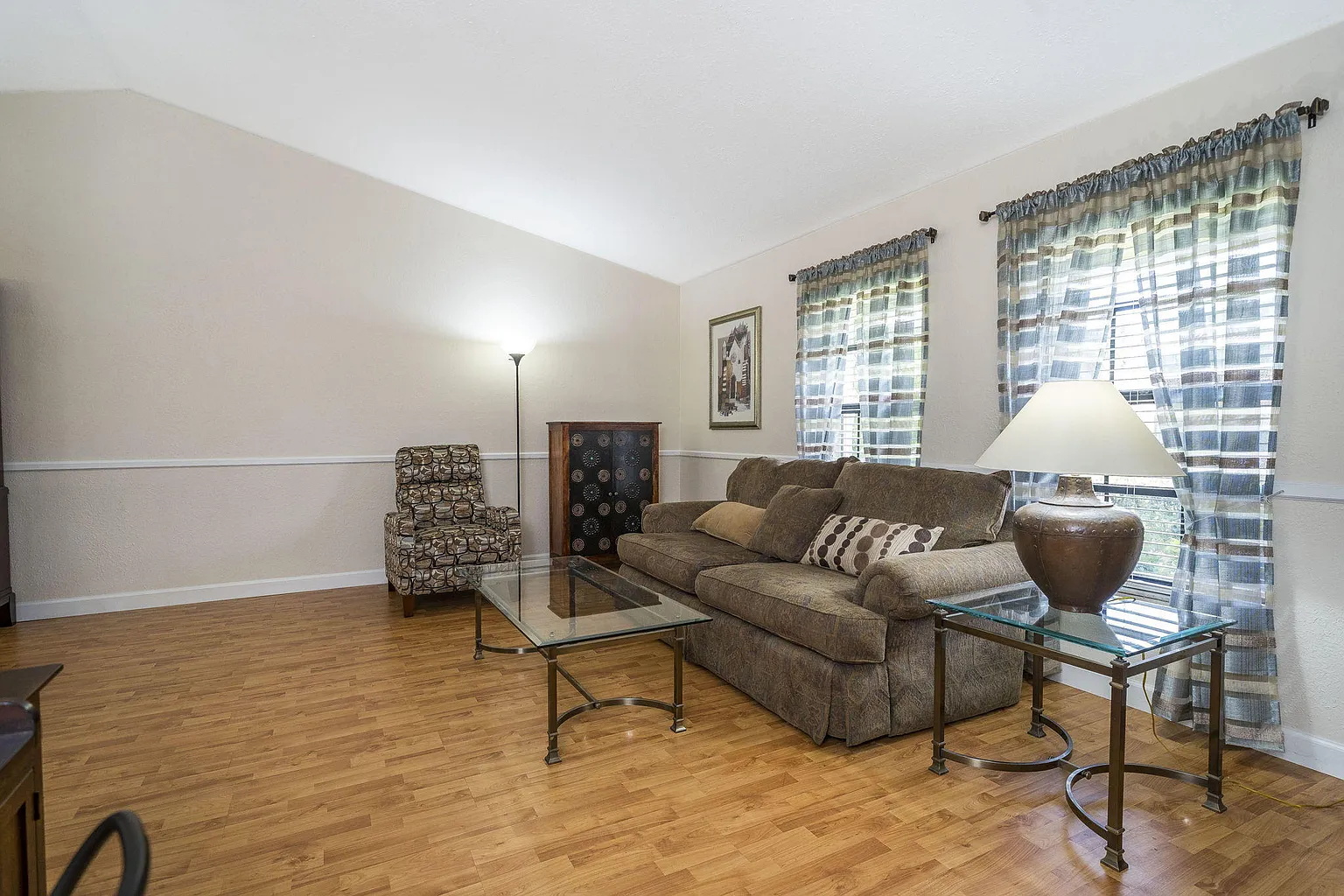 f377f7e1dbb36045e0f866f1d26aceab-uncropped_scaled_within_1536_1152