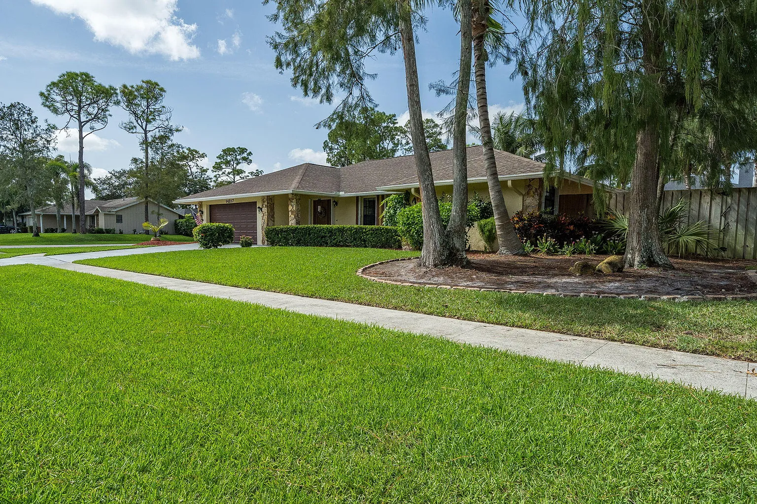 f650006d3dcb6b7196c823deb9533939-uncropped_scaled_within_1536_1152