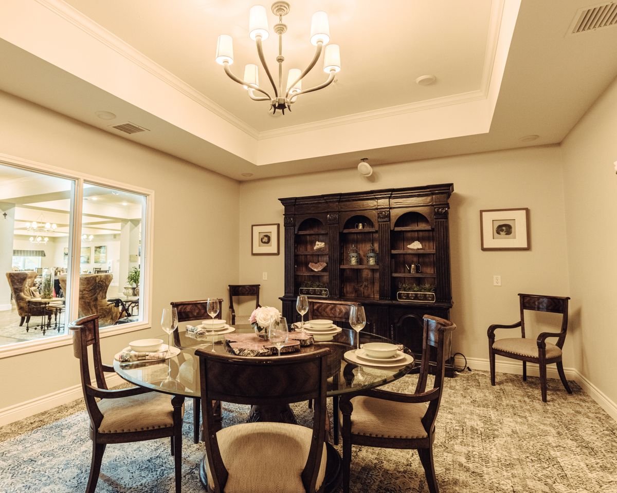 ledgestone-senior-living-private-dining-2