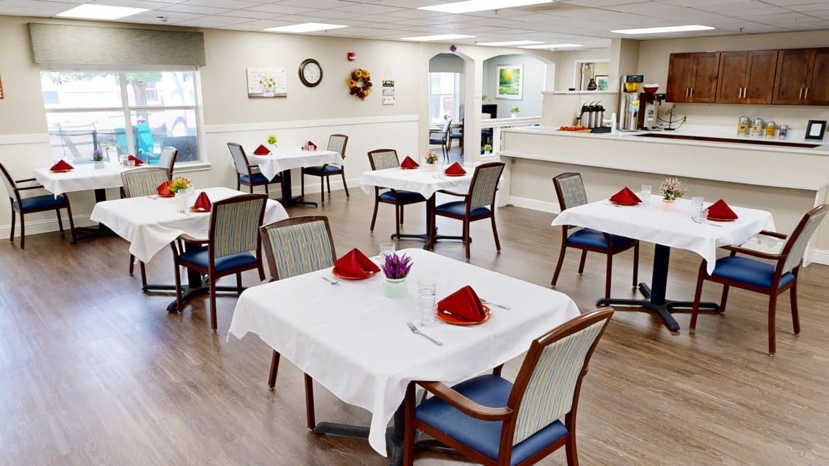 pegasus-senior-living-memory-care-dining-room1