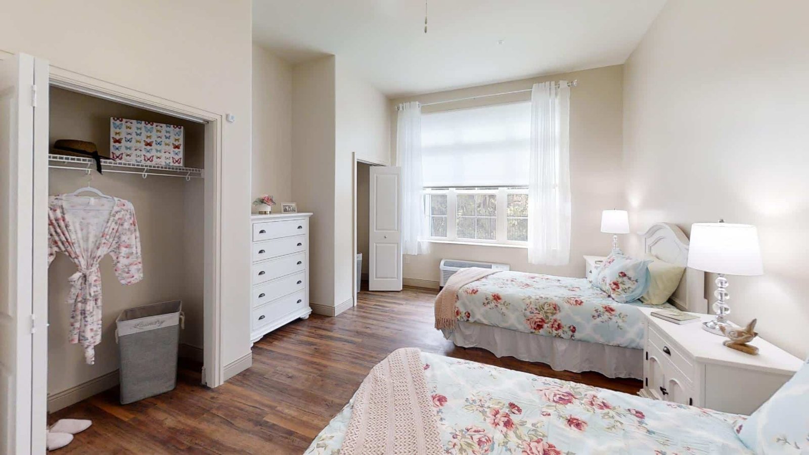 Aravilla-Clearwater-Memory-Care-Community-Bedroom3