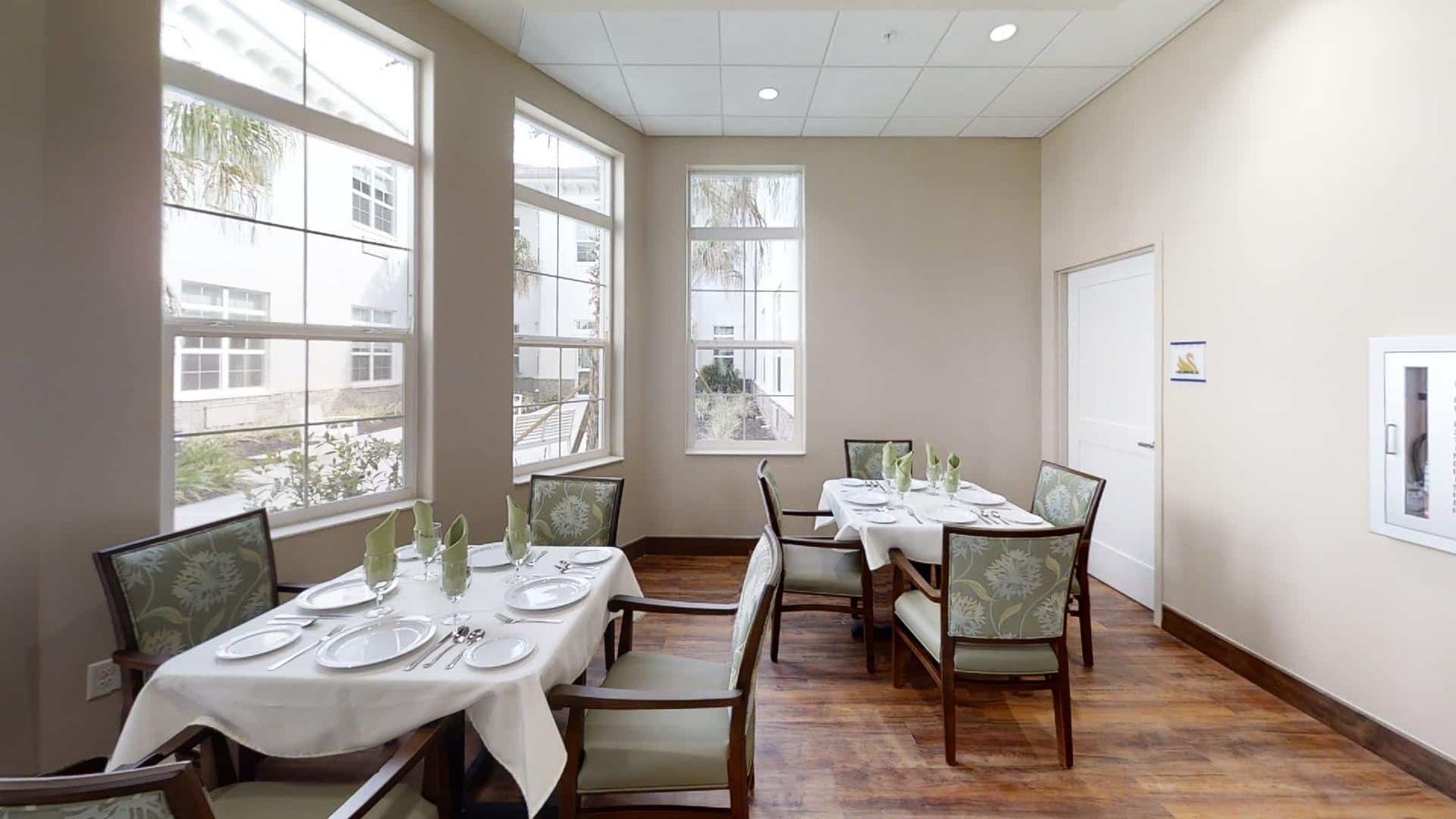 Aravilla-Clearwater-Memory-Care-Community-Dining-Room4-1