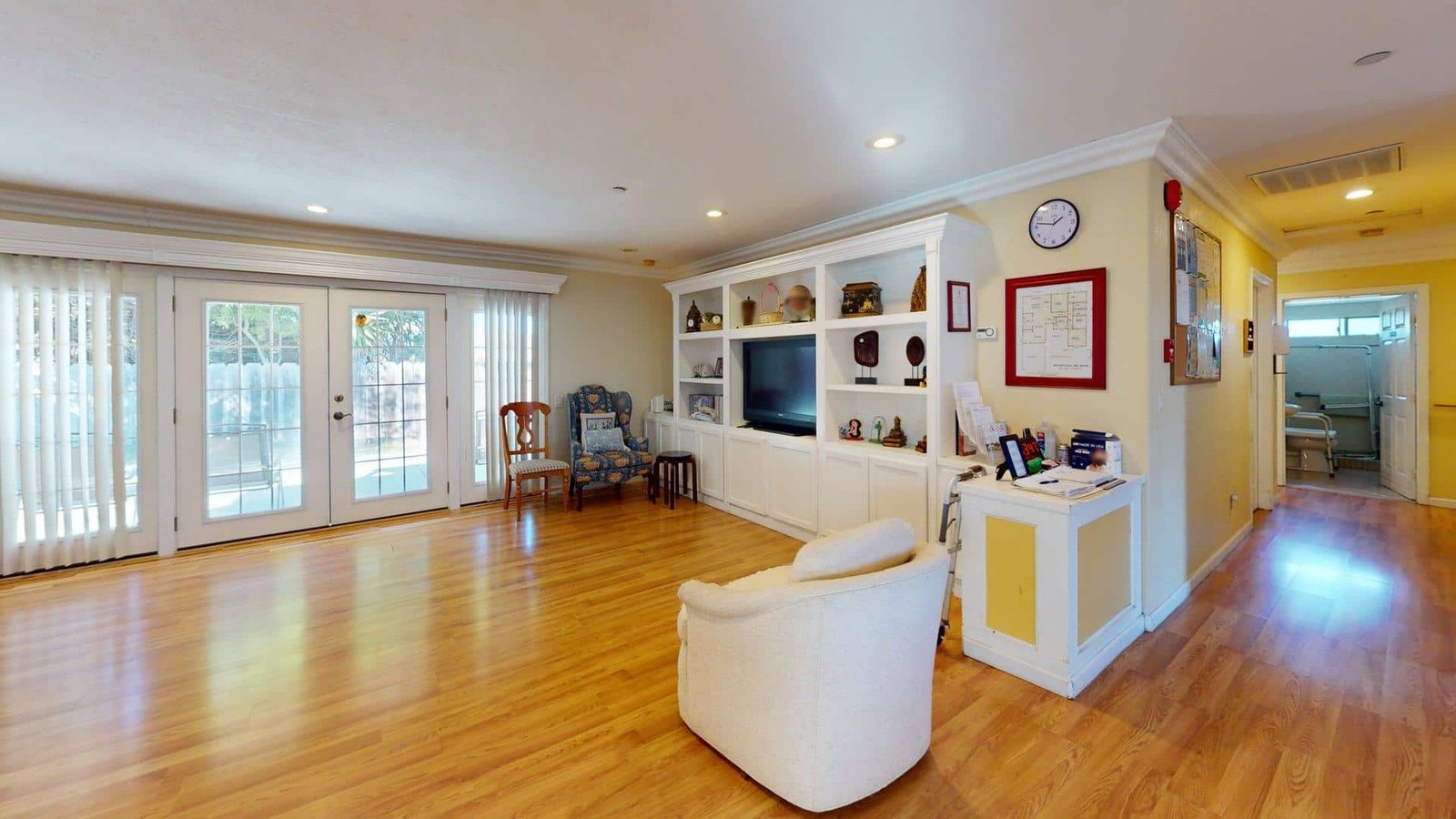 Messinger-Care-Home-3121-Messinger-Dr-Living-Room 2