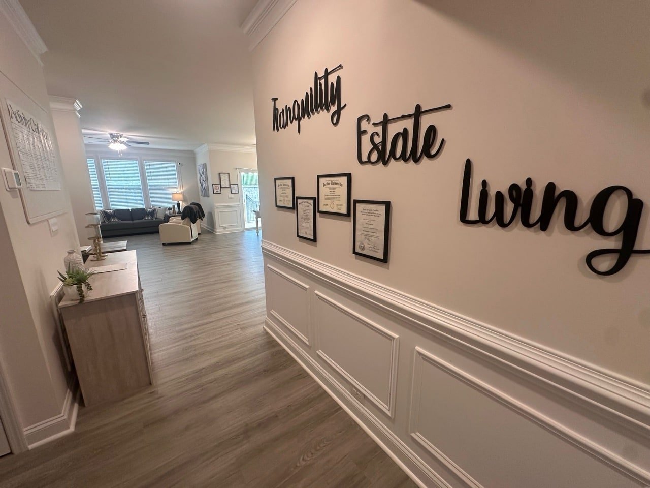 182a28a5-7ab6-49c3-b02e-ddea08ceae37 Large