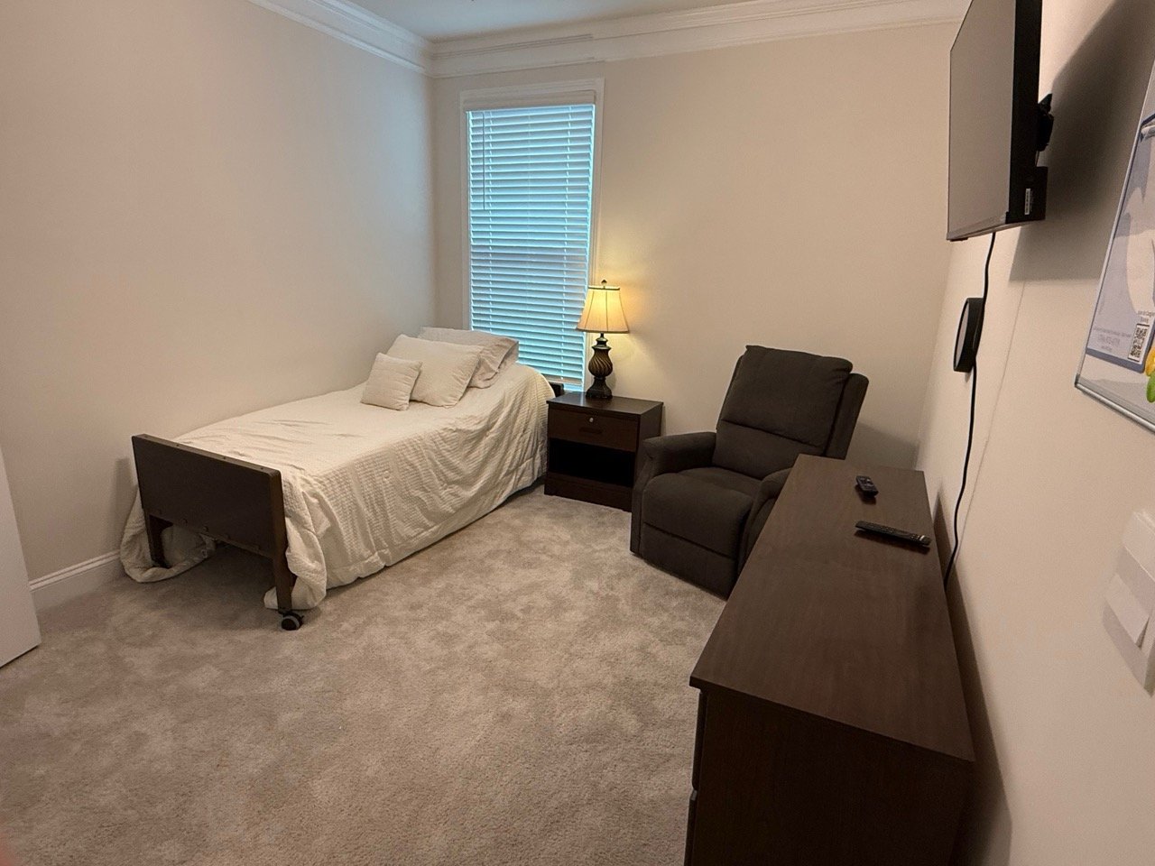 305690f7-3ec0-417a-8393-08836ad9eff3 Large