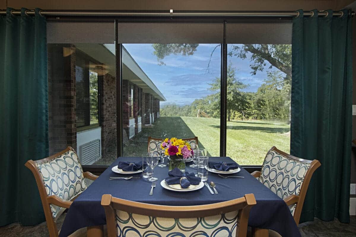 Francis-Place-Dining-1200×800