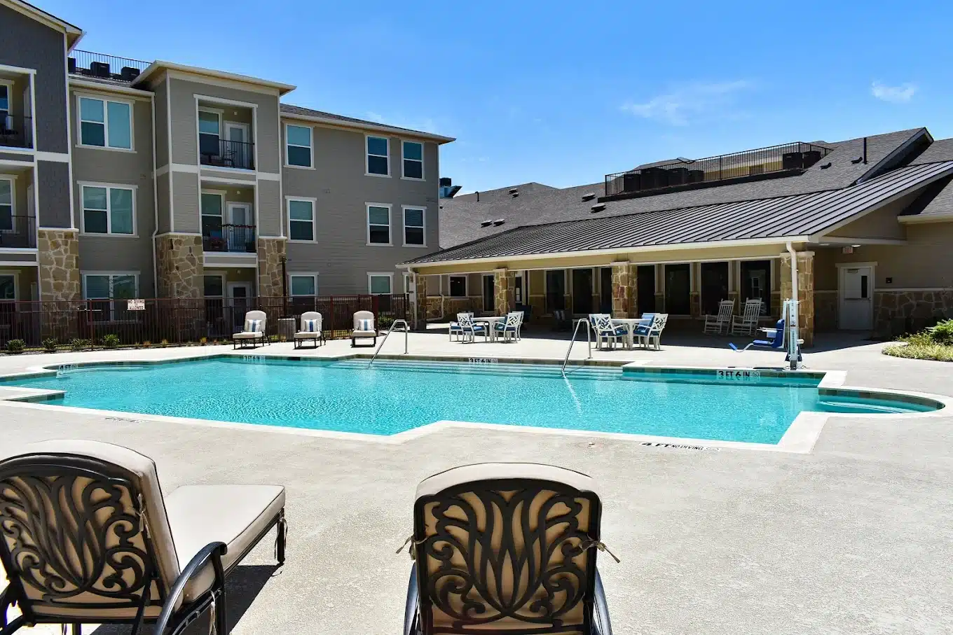 15 Midlothian Outdoor Pool Area
