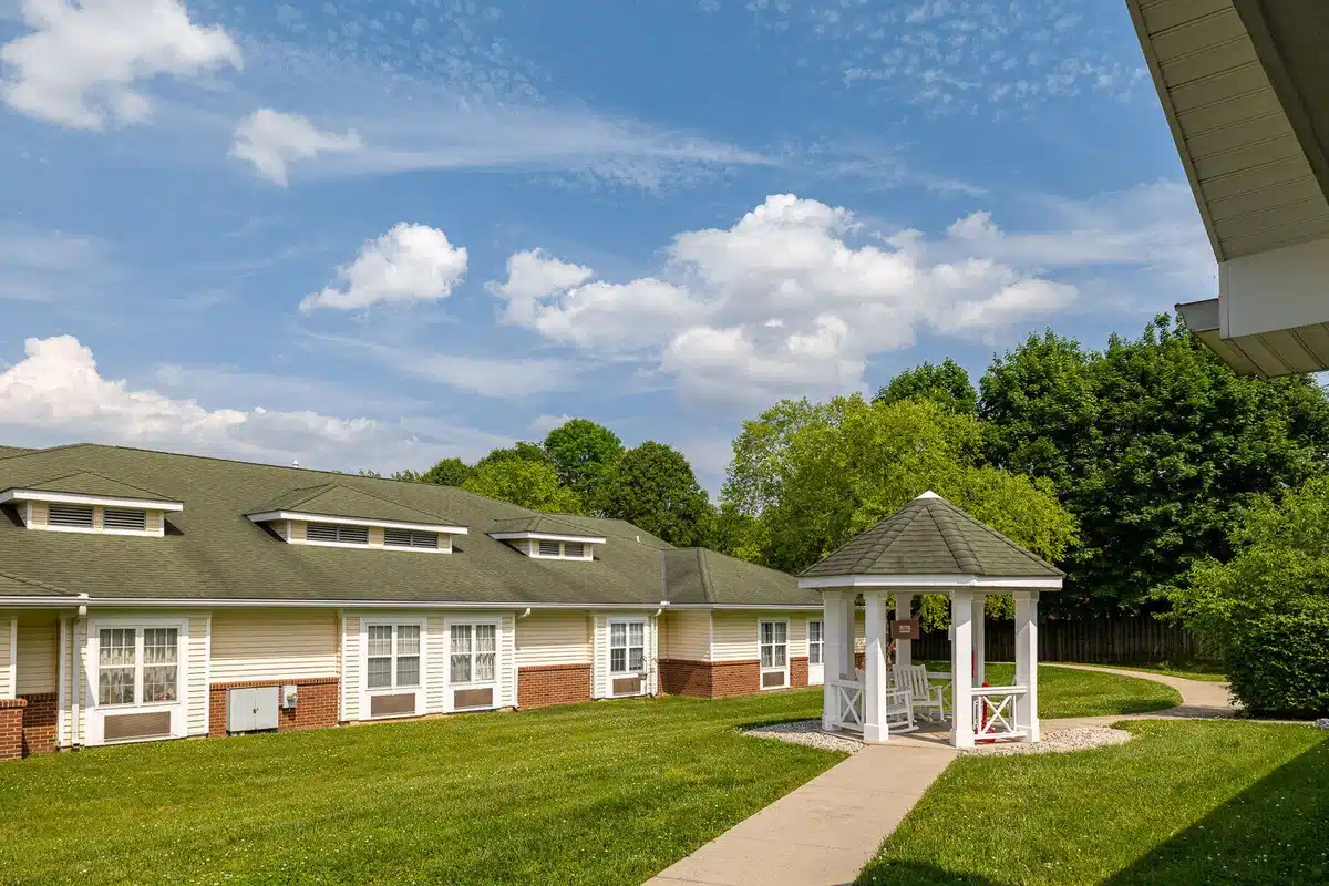 Senior-Living-Backyard