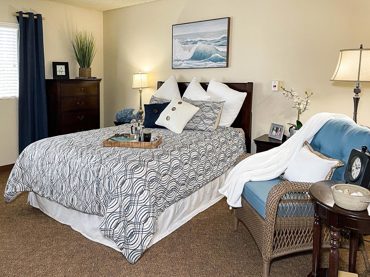 Sterling-Ridge-Senior-Living_Bedroom-3