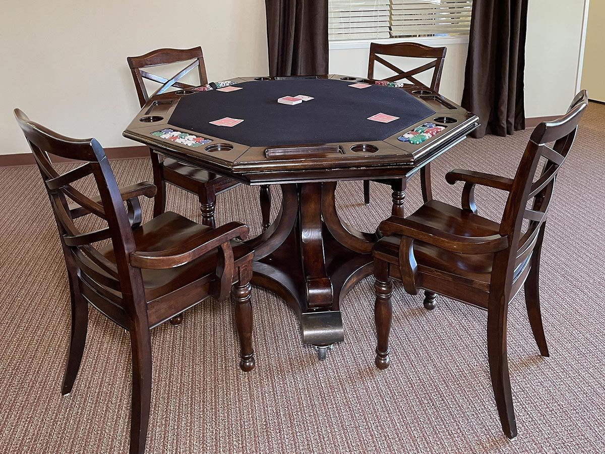 Sterling-Ridge-Senior-Living_Game-Table