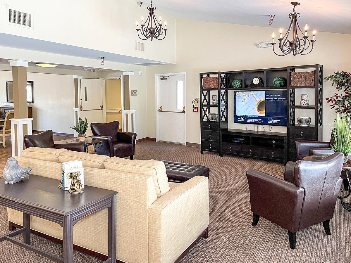 Sterling-Ridge-Senior-Living_Living-Room