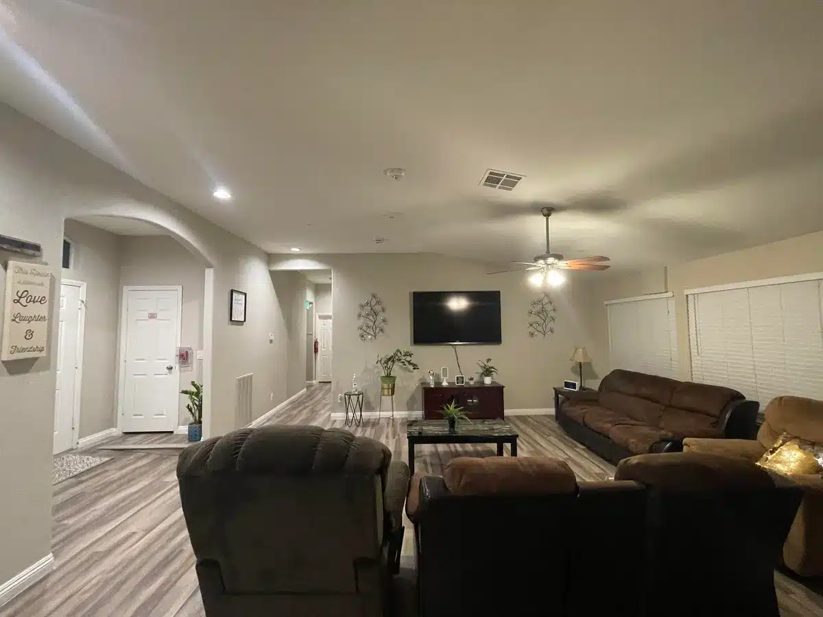 rs=w_1200,cg_true (2)