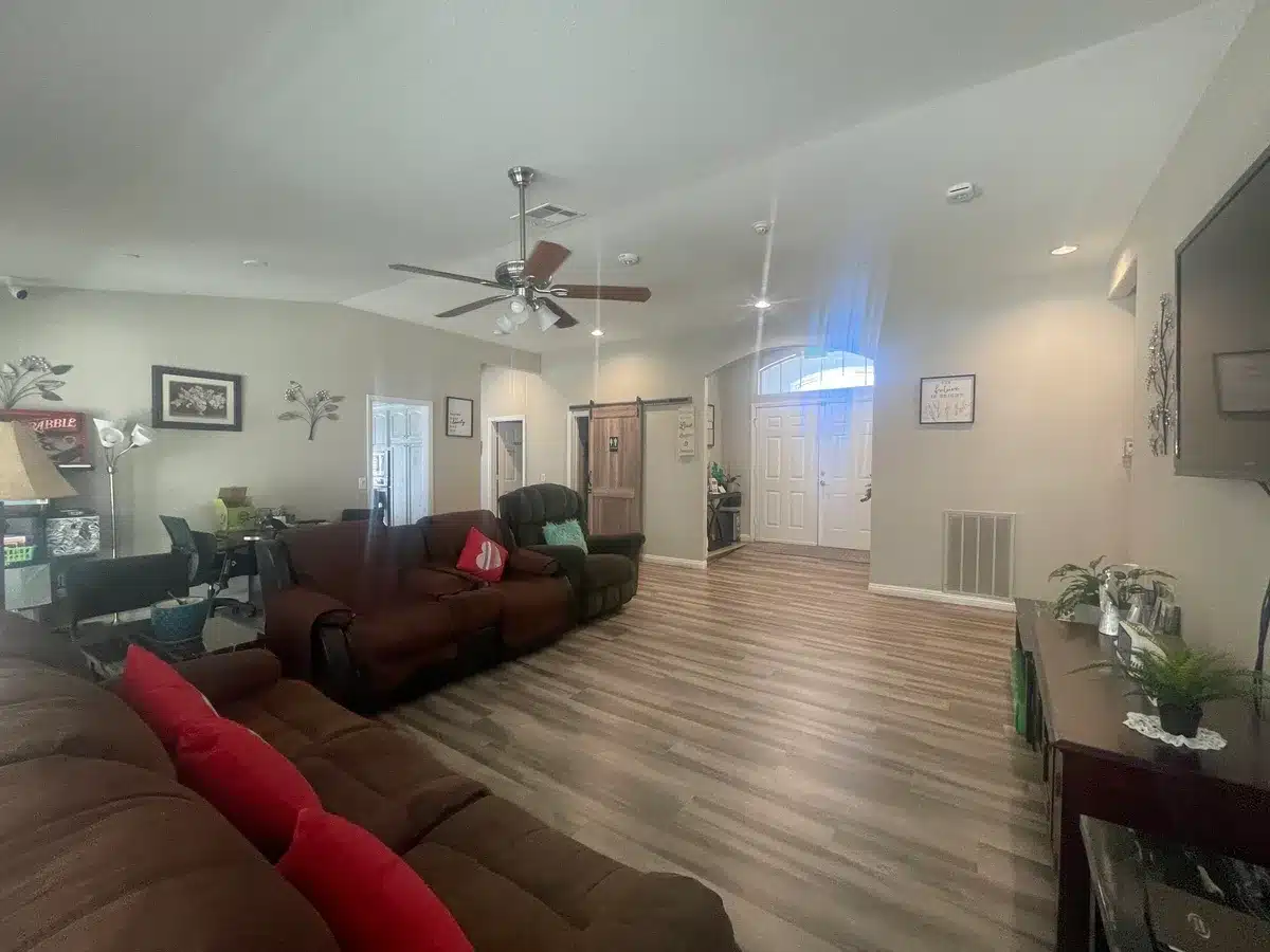 rs=w_1200,cg_true (3)