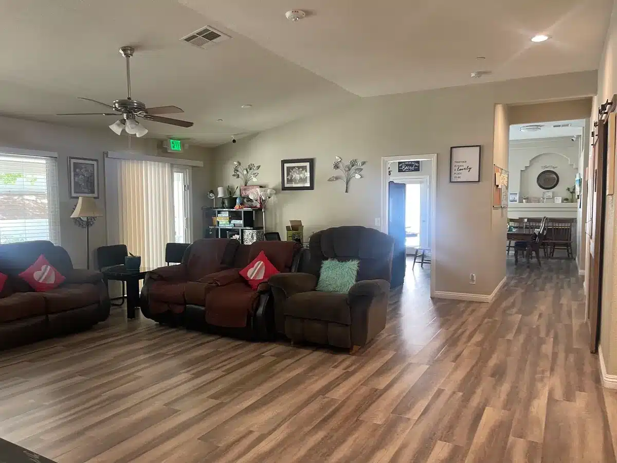 rs=w_1200,cg_true (4)