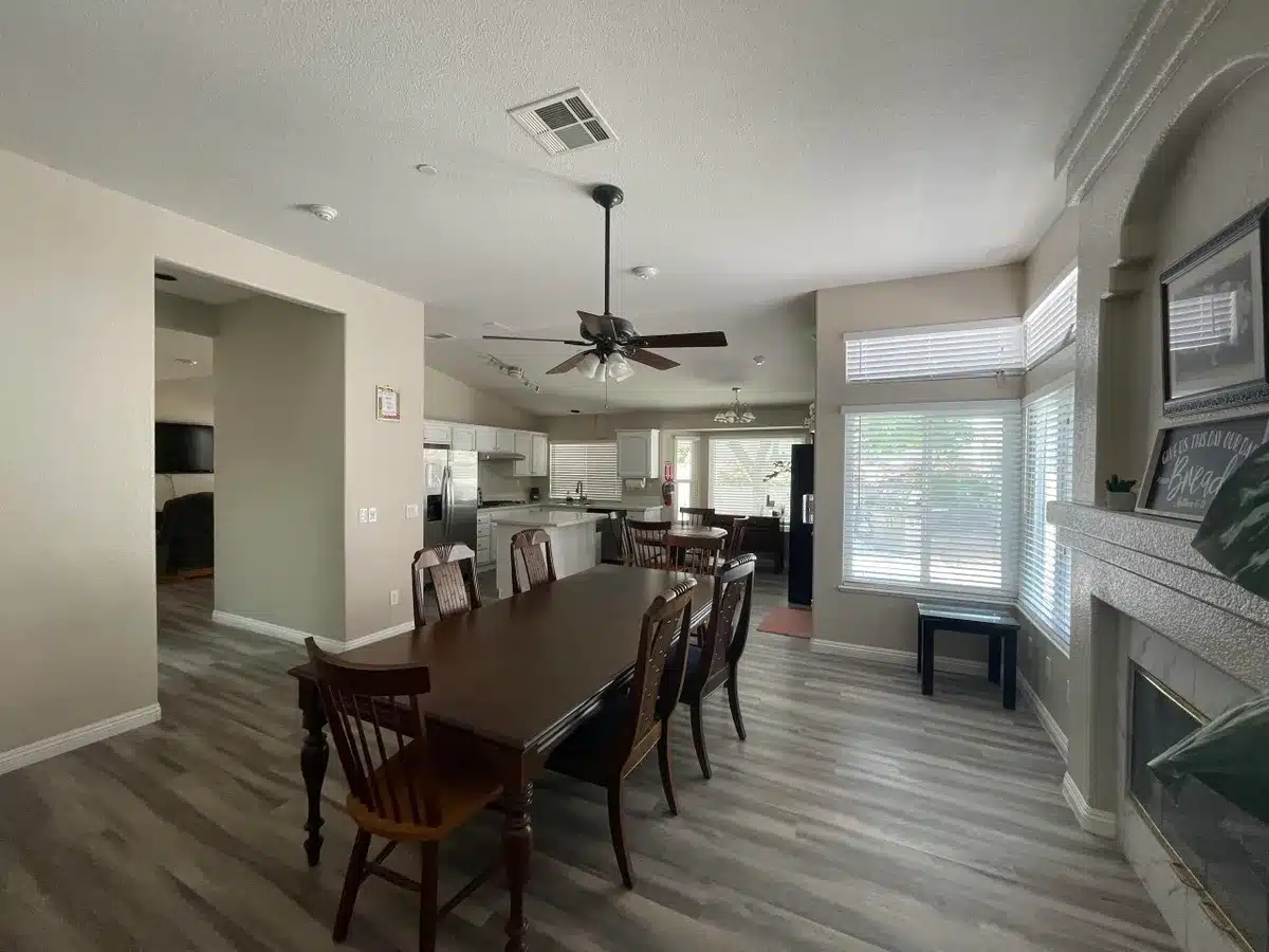 rs=w_1200,cg_true,m (3)