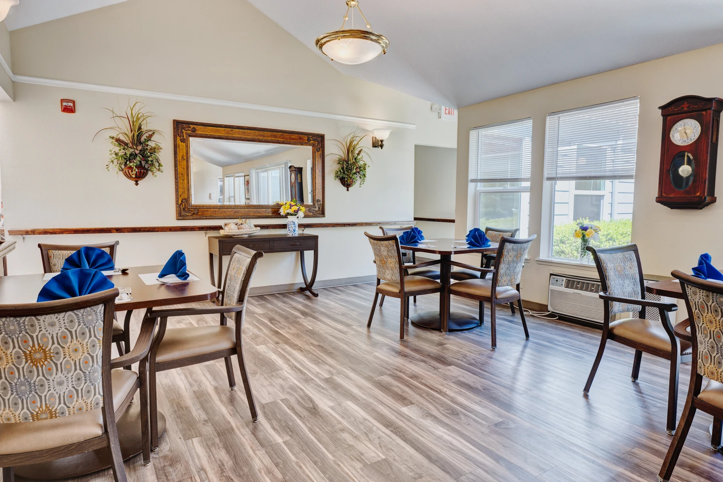 Farmington-Square-Beaverton-Senior-Living-10
