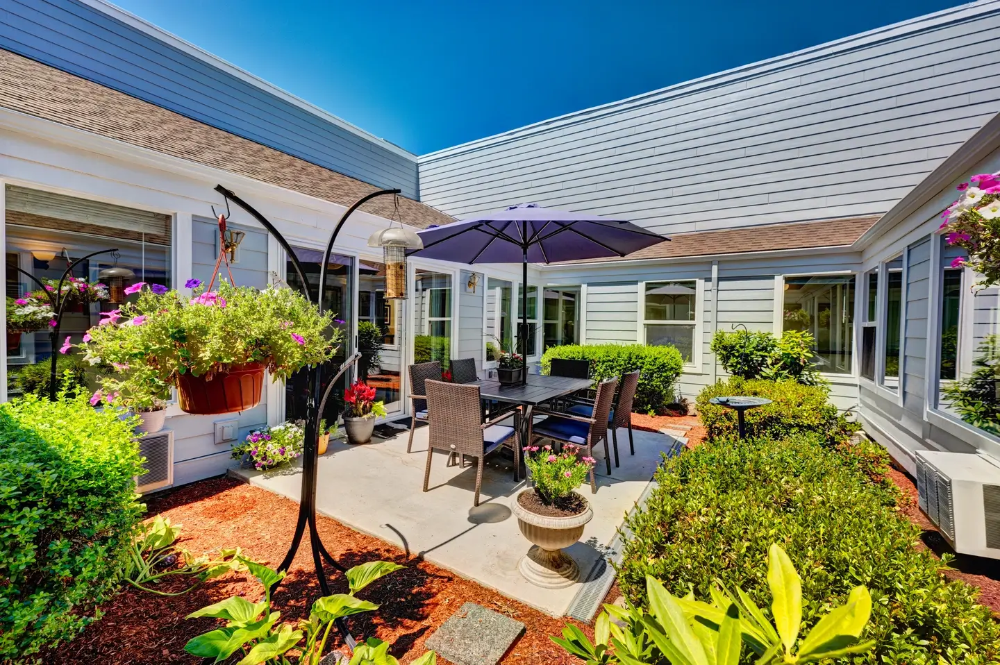 Farmington-Square-Beaverton-Senior-Living-12