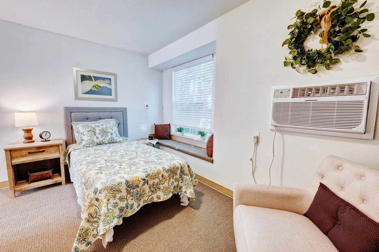 Farmington-Square-Beaverton-Senior-Living-7