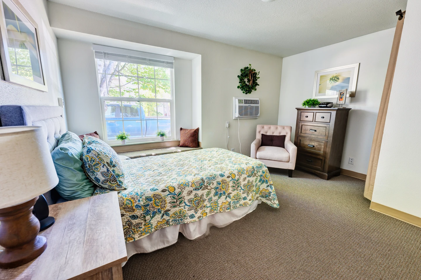 Farmington-Square-Beaverton-Senior-Living-8