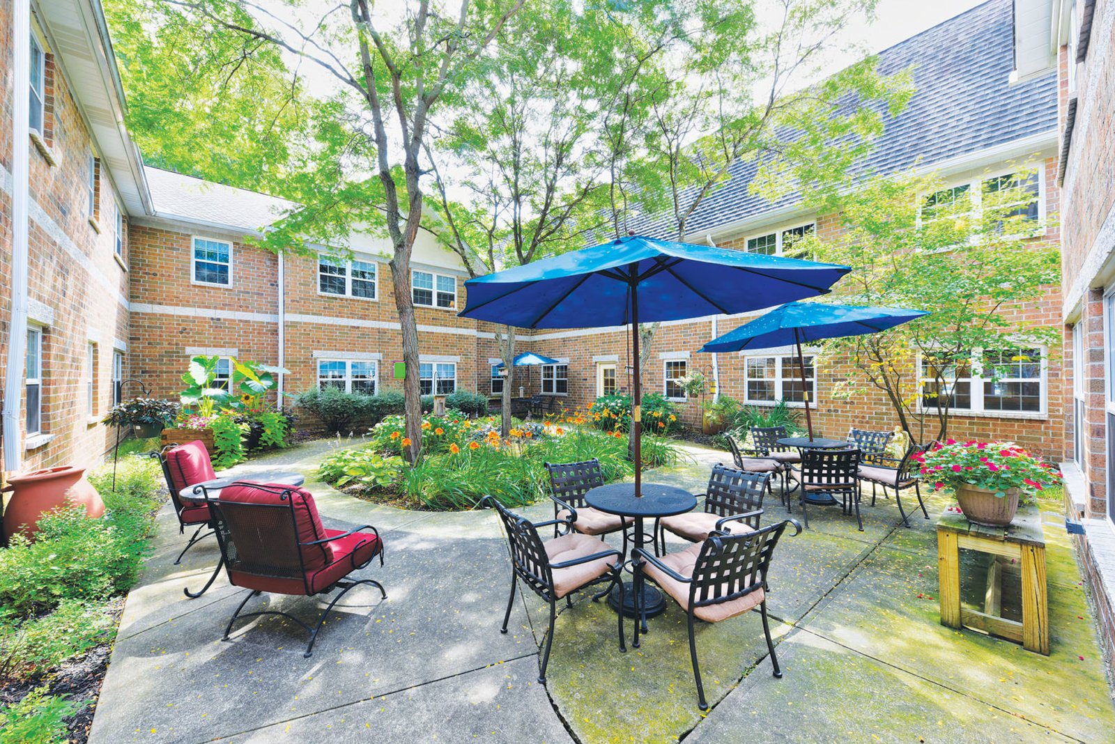 Symphony-at-Olmsted-Patio-1-min_web