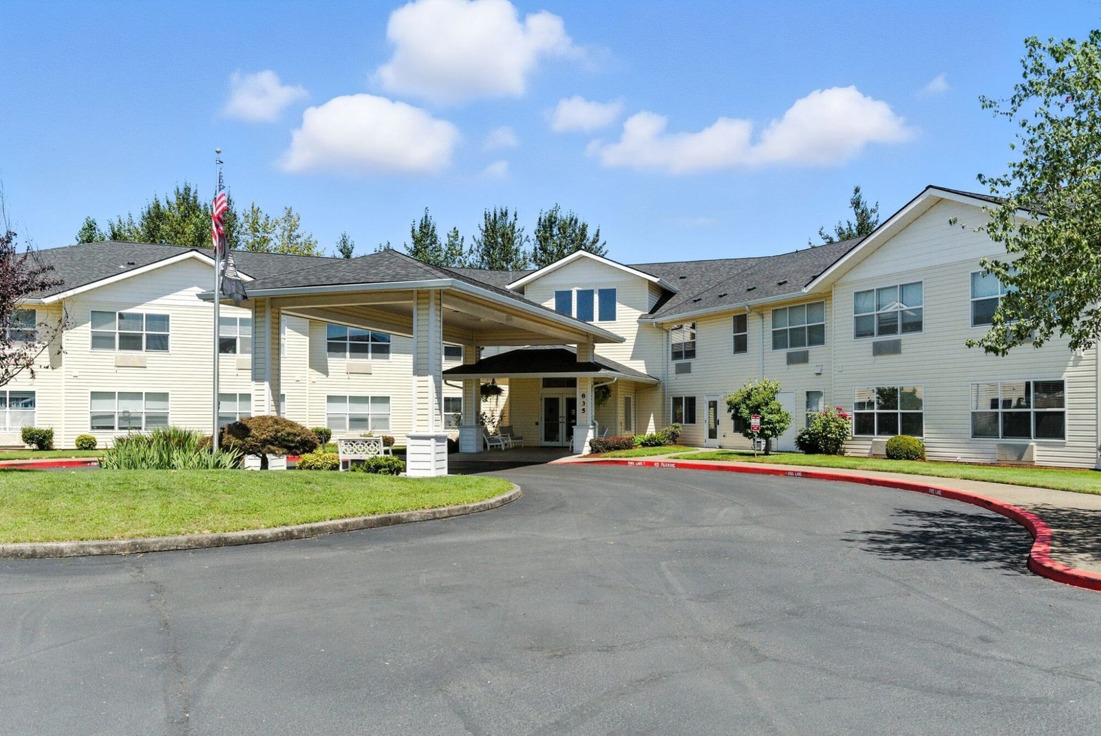 835_E_Main_St_Molalla_OR_97038_USA-Exterior-DSC06466-2-2000×1338